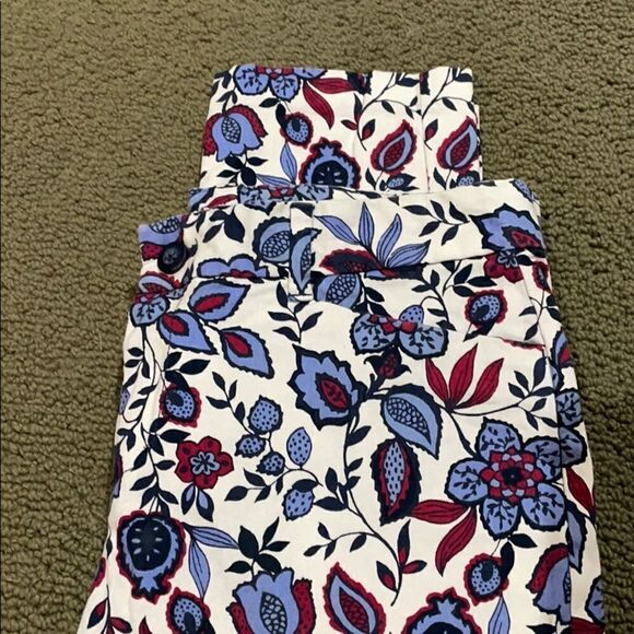 GAP Floral khaki Slim City size 4 - Picture 2 of 4